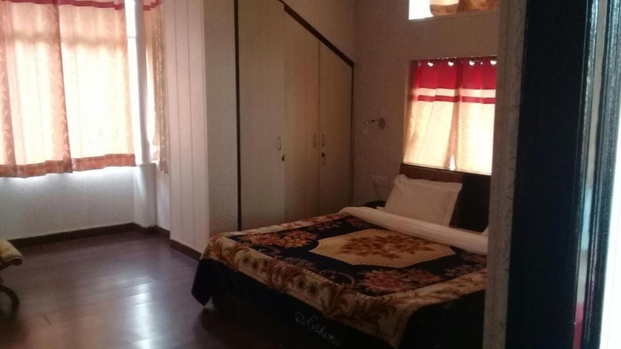 Hotel Manu Vinod Dharamshala Buitenkant foto